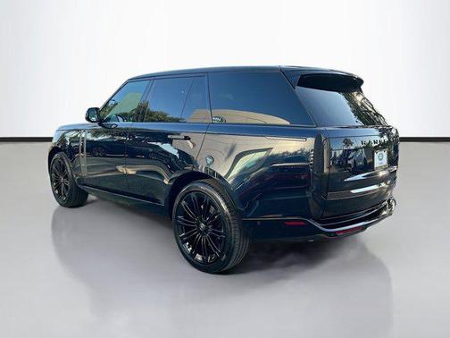 2025 Land Rover Range Rover P615 SV