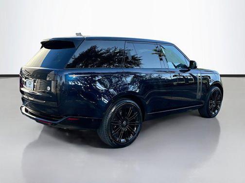 2025 Land Rover Range Rover P615 SV