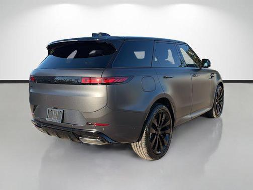2026 Land Rover Range Rover Sport SE