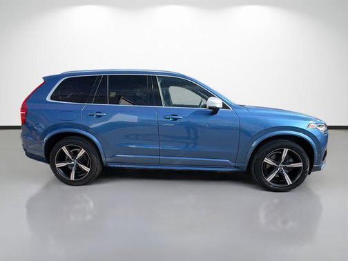 2019 Volvo XC90 T6 R-Design