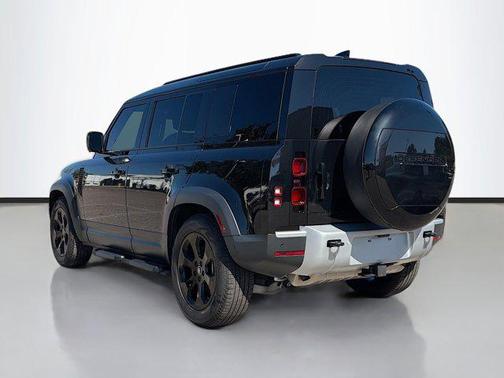 2025 Land Rover Defender 110 P300