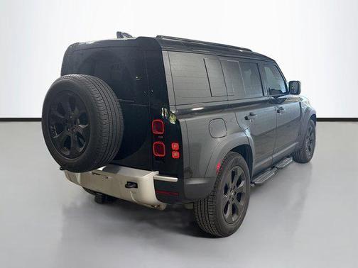 2025 Land Rover Defender 110 P300