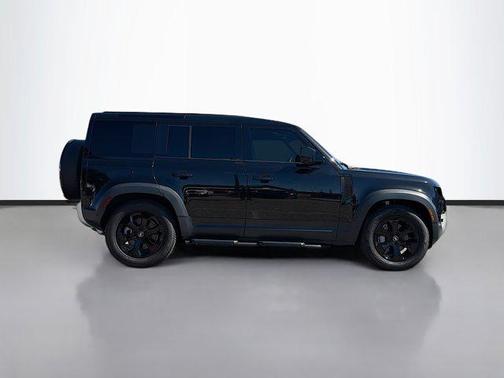 2025 Land Rover Defender 110 P300