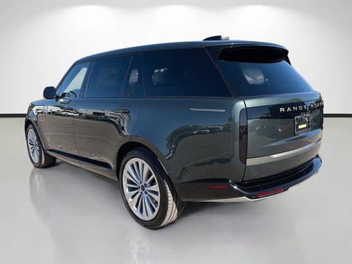 2026 Land Rover Range Rover P400 SE 7 Seat