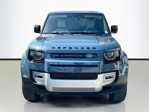 2025 Land Rover Defender 110 P300