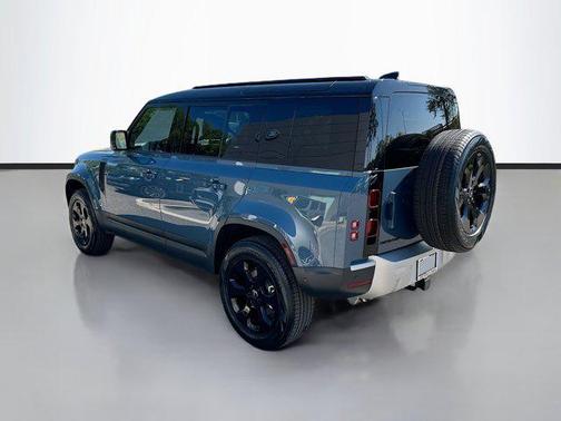 2025 Land Rover Defender 110 P300