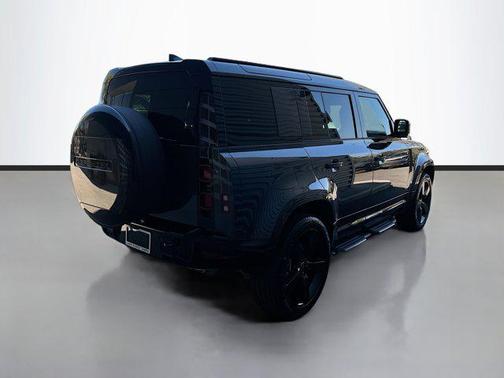 2025 Land Rover Defender 110 P400 X-Dynamic SE