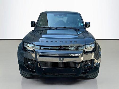 2025 Land Rover Defender 110 P400 X-Dynamic SE
