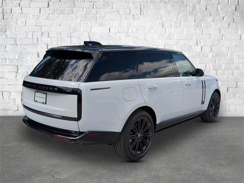 2025 Land Rover Range Rover P530 SE 7 Seat