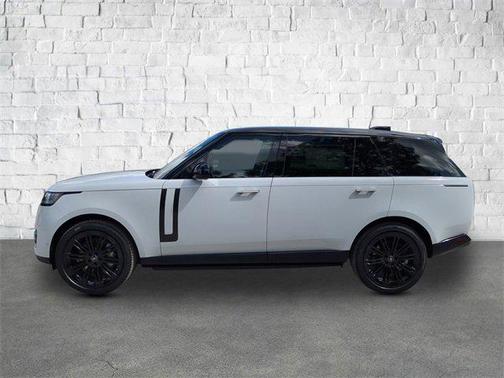 2025 Land Rover Range Rover P530 SE 7 Seat