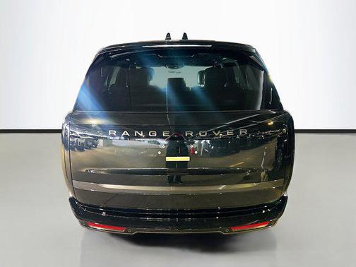 2025 Land Rover Range Rover P400 SE