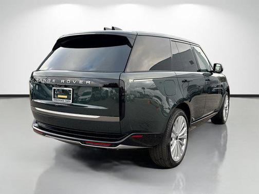 2026 Land Rover Range Rover P530 SE