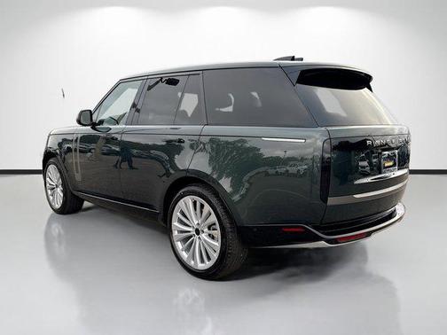 2026 Land Rover Range Rover P530 SE