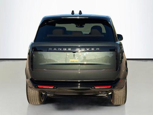 2025 Land Rover Range Rover P400 SE