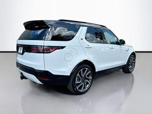 2025 Land Rover Discovery P360 Dynamic SE
