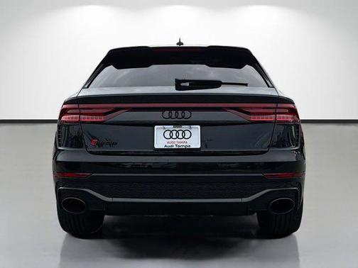 Mythos Black Metallic 2023 Audi RS Q8 4.0T