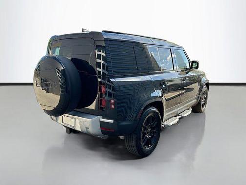 2025 Land Rover Defender 110 P400 S