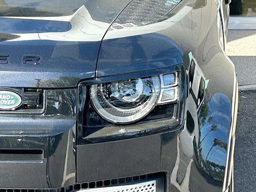 2025 Land Rover Defender 110 P400 S