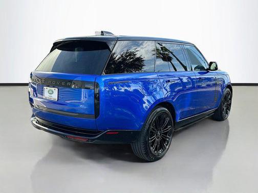 2025 Land Rover Range Rover P400 SE
