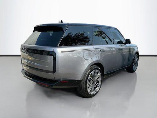 2025 Land Rover Range Rover P530 SE