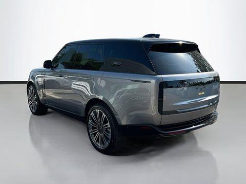 2025 Land Rover Range Rover P530 SE