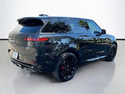 2025 Land Rover Range Rover Sport SE