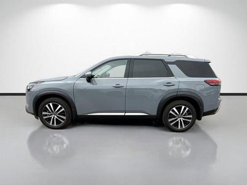 2025 Nissan Pathfinder Platinum 4WD