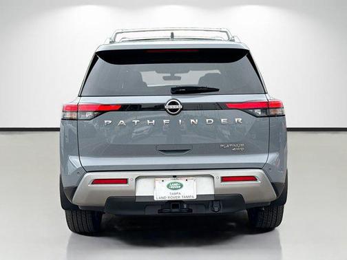 2025 Nissan Pathfinder Platinum 4WD