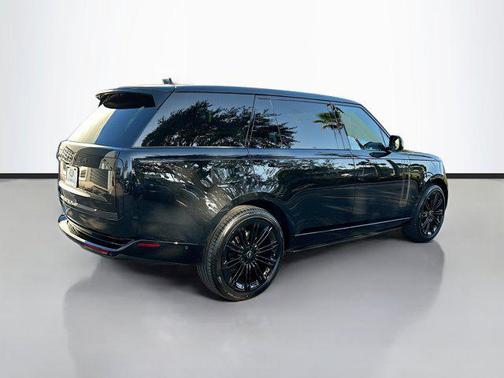 2025 Land Rover Range Rover P400 SE 7 Seat