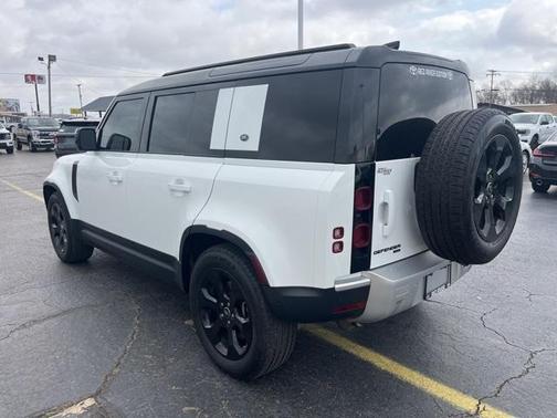 2021 Land Rover Defender 110 SE