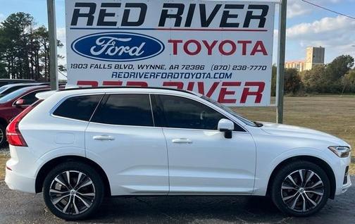 2022 Volvo XC60 B5 Momentum