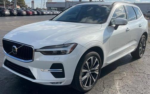 2022 Volvo XC60 B5 Momentum