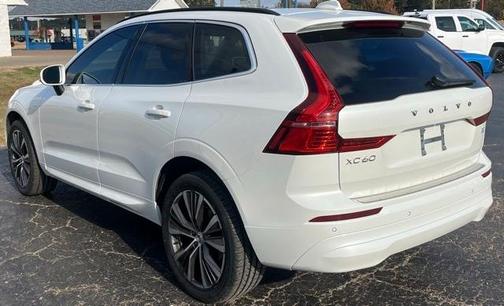 2022 Volvo XC60 B5 Momentum