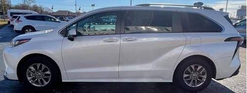 2024 Toyota Sienna XLE