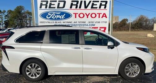 2024 Toyota Sienna XLE