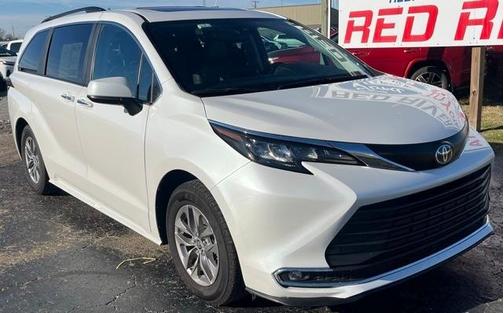 2024 Toyota Sienna XLE