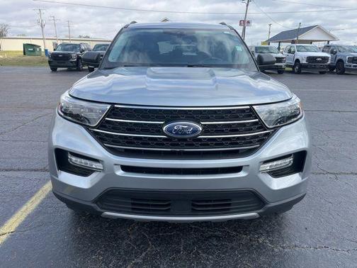 Silver Metallic 2024 Ford Explorer XLT