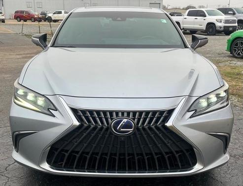 2022 Lexus ES 300h Ultra Luxury