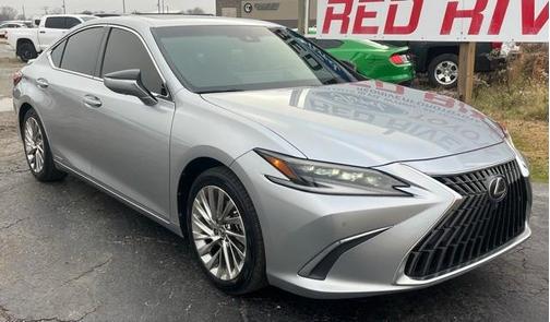 2022 Lexus ES 300h Ultra Luxury