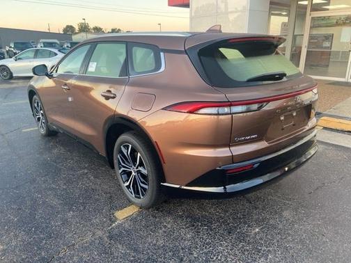 2025 Toyota Crown Signia XLE