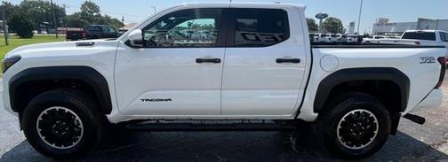 2024 Toyota Tacoma Hybrid TRD