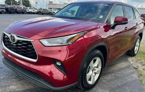 2022 Toyota Highlander LE