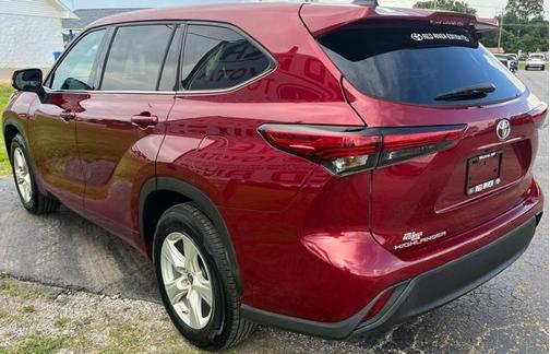 2022 Toyota Highlander LE