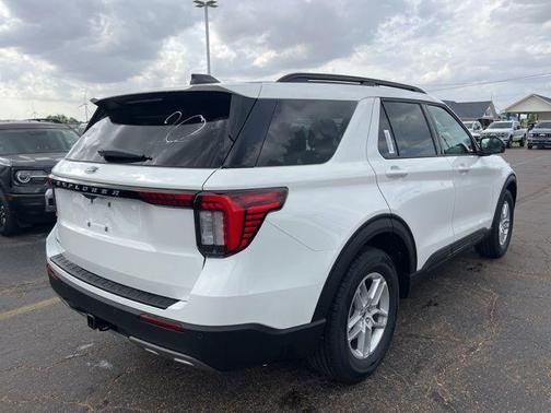 Star White 2026 Ford Explorer Active