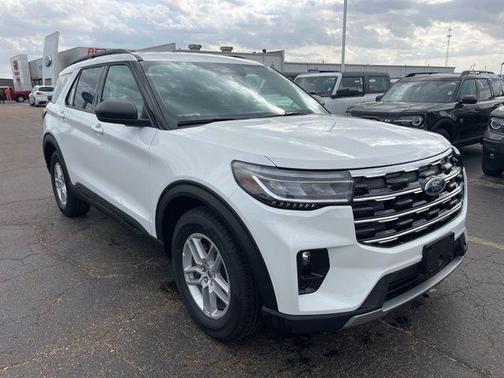 Star White 2026 Ford Explorer Active