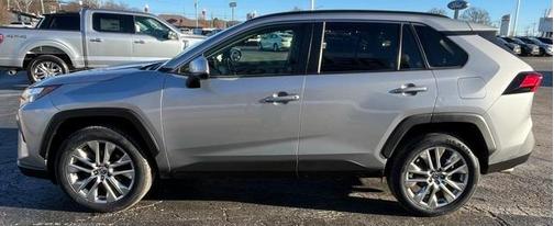 2022 Toyota RAV4 XLE Premium