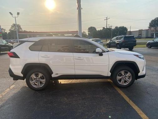 2025 Toyota RAV4 Hybrid XLE