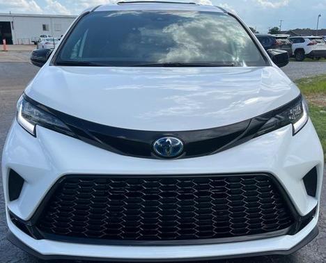 2025 Toyota Sienna XSE 7 Passenger
