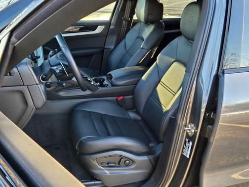 2025 Porsche Cayenne Cayenne E-Hybrid