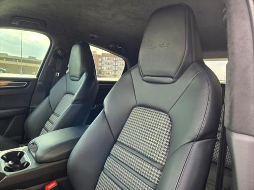2023 Porsche Cayenne Turbo